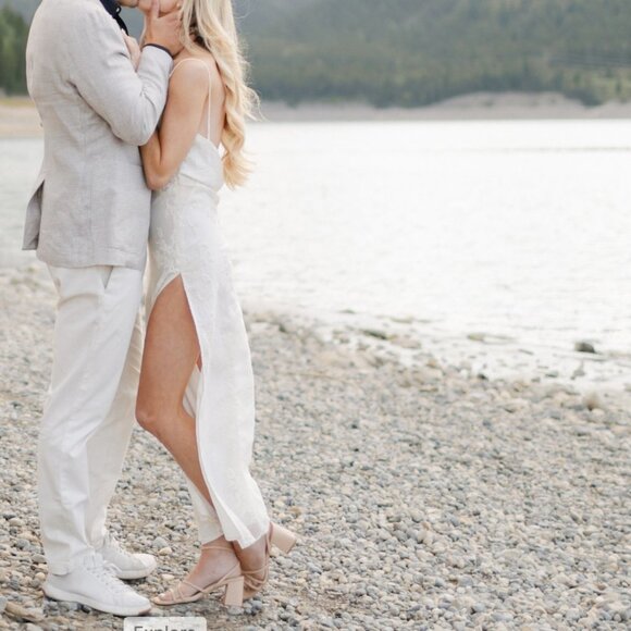 MESHKI Erika Burnout Velvet Maxi Dress - Picture 9 of 10